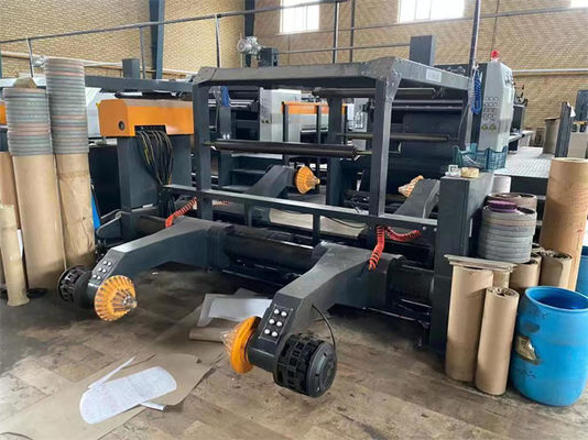 Mechanische papierrolmachine met 5800*3700*2000mm maximale diameter moederrolcapaciteit