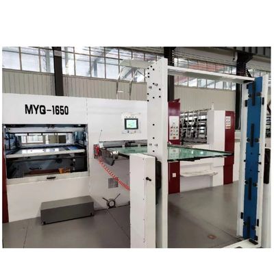 Flat Automatic Die Cutting and Creasing Machine voor golfkartondoos