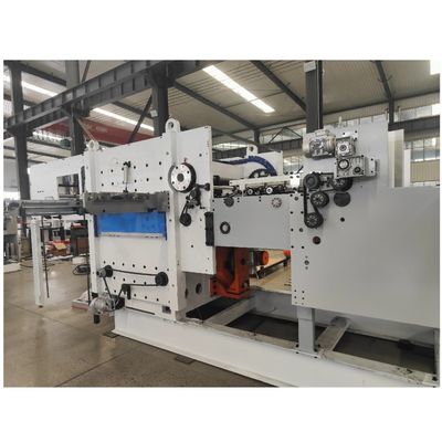 Deeltjesmachine voor de productie van gegolfde kartonnen dozen op de drankenverpakkingslijn