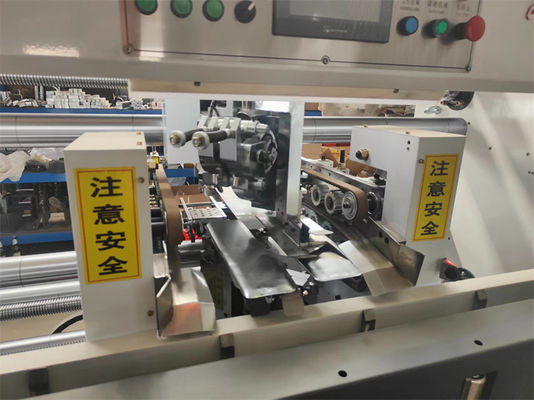 Maximale papierhoogte 2900 mm Halfautomatische hogesnelheid 2 stukken kartonnen naaimachine
