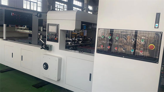Geaffineerde kartonnen doos Flexo-drukmachine met 4 kleuren en automatische vouwlijm