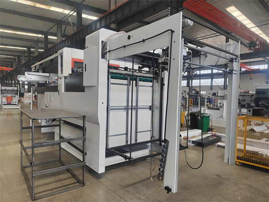Automatische matrassnijmachine voor kartondrukken