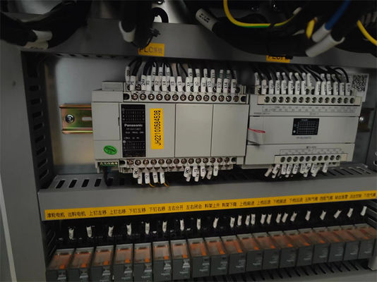 Geaffineerde kartonnen bakken Dubbele stukken Naaldmachine met nagel afstand 30-150mm