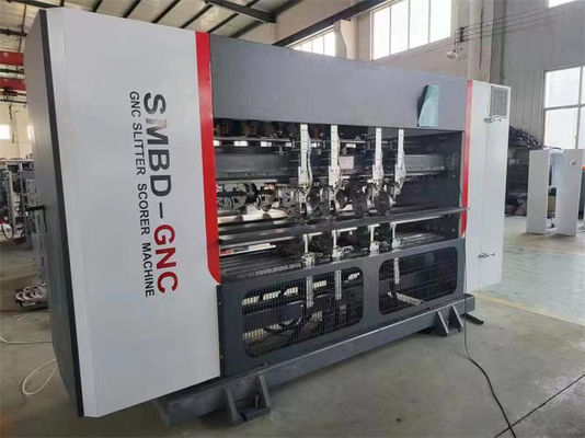 Op maat gemaakte kartonnen golvende dunne lemmen slitter scorer machine voor 380V spanning