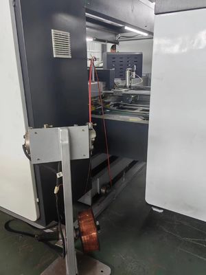 Volledig automatische kartonnen glijmachine voor het naaien van kartonnen dozen Geavanceerde technologie