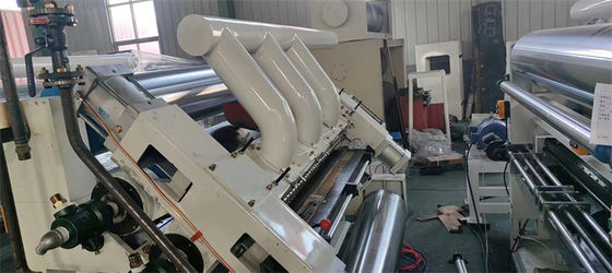 Hebei Liheng golfkartonproductielijn voor vingerloze machine met een enkelzijdig profiel