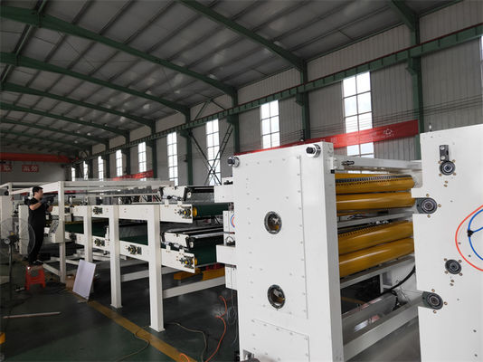 Elektrisch aangedreven Type 5 Ply 2200mm Fruit Carton Box Making Machine Corrugatielijn