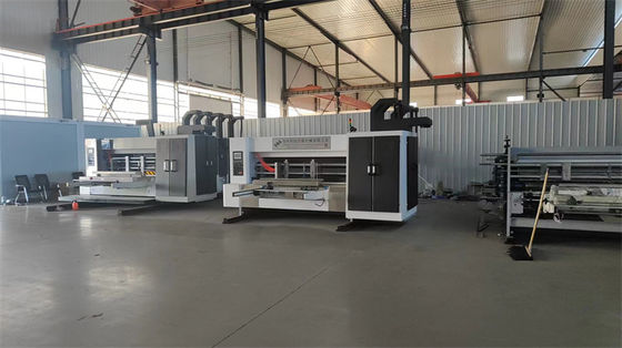 Machines voor het afdrukken van karton, voor het snijden van karton en voor het industriële afdrukken van golfkarton