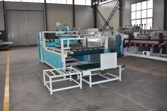 Kleine grootte 5500 KG Spanning 380v Folder Gluer Machine voor twee stukken vouwen en lijmen
