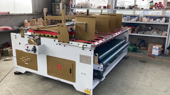 Halfautomatische folderglueermachine voor kartonnen doos Verbeter uw productie-efficiëntie