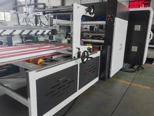 Papiervormende machine voor het vouwen en kleven van golfkartonnen dozen in voedingsmiddelen en dranken