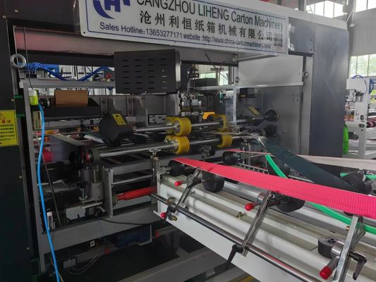Papiervormende machine voor het vouwen en kleven van golfkartonnen dozen in voedingsmiddelen en dranken