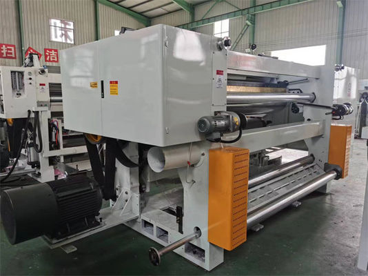 1200*960*2200mm Boerderijen 2 Ply Automatische eenzijdige machine Hydraulische molen rolstand machine Karton