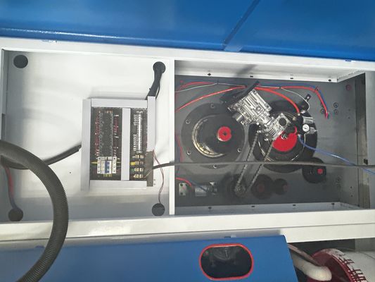 Flexodrukmachine voor golfkartonplaat met veiligheidskenmerken en prestaties