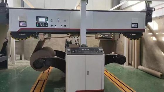 Andere volledig automatische papiermachine voor het maken van kartonnen rollen