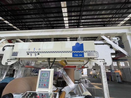 Andere volledig automatische papiermachine voor het maken van kartonnen rollen