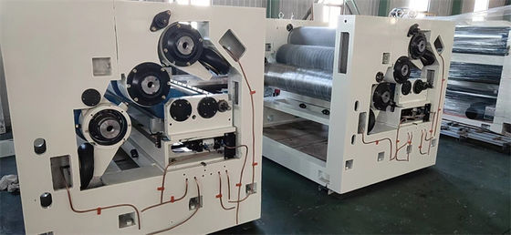 Werkplaatsen voor het repareren van machines Eenzijdige papiergolfmachines met een spanning van 380V/50Hz
