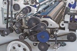 Laminatie van golfplaat naar karton met automatische fluit-litho-lamineermachine