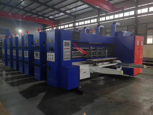 Geaffineerde karton Automatische 4 kleurenprinter Slotter Flexo Printing Slotting Die Cutting Machine