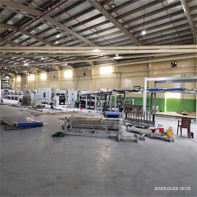 Hoogprecisie ± 1 mm snijmachine automatisch 5 7 Ply papier karton doos Corrugatie Machinery