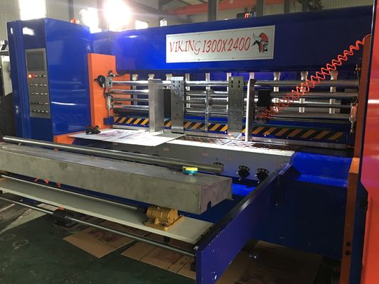 220V golfkartondoos Flexo printer Kartondrukmachine met slotter en die-cutter