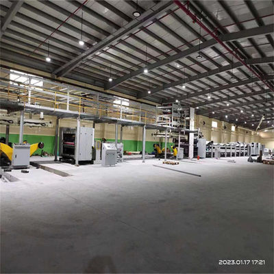 3000*1600*2000 Xinguang 3 5 7 Ply gegolfde kartonnen doos maken machine