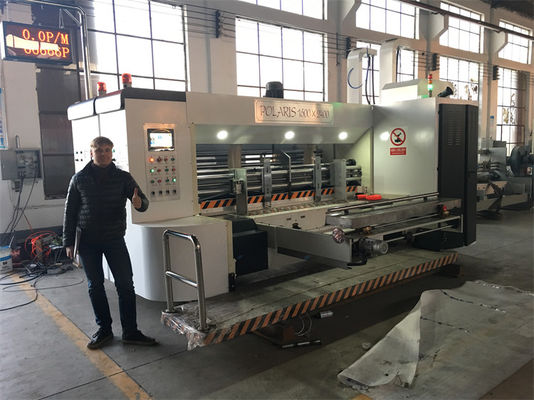 Nieuw uitgebrachte volledig automatische golfkarton die cutting flexoprintmachine