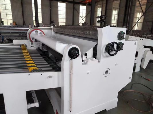 Kledingwinkel 1350x1200x2000mm Automatische plaatknipper voor 2 plooien golfkarton