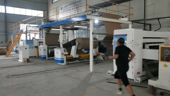 300mm-9999mm snijlengte papiervormende machine voor gegolfde karton productielijn